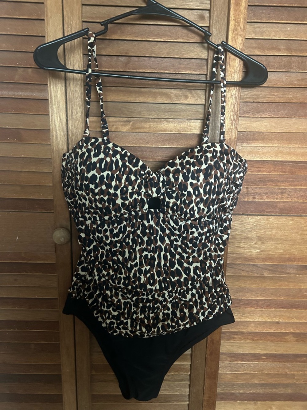 Leopard Print women’s One-Piece Swimsuit in Brown and Black leopard  Sz 10